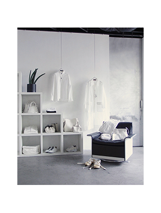 「白に染まる」